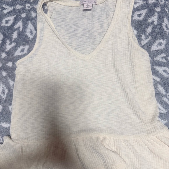 Sincerly Jules Other - Sincerely Jules Cream Textured Chemise